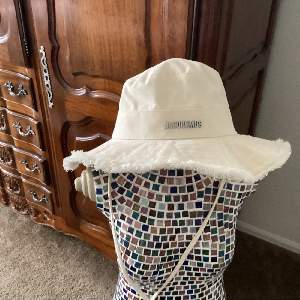 Authentic Jacquemus Off White/Cream Hat